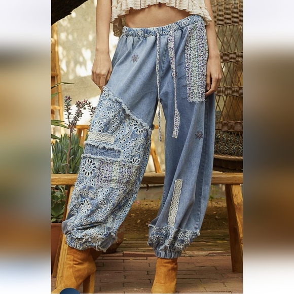 POL Floral Print Patchwork Twill Jogger Pants - Picture 2 of 9